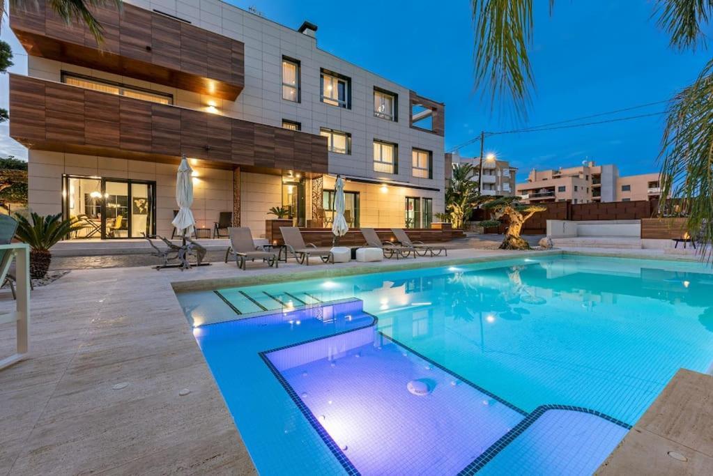 5 Stelle Piscina, Jacuzzi, Wifi - 2 Min Dal Mare Daire Miami Playa Dış mekan fotoğraf